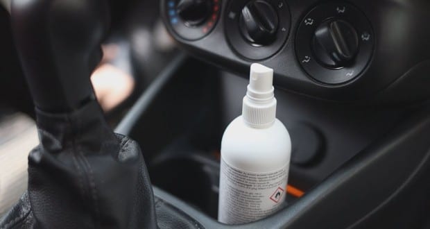 Veszélyesek lehetnek az autóban hagyott alkoholtartalmú kézfertőtlenítők