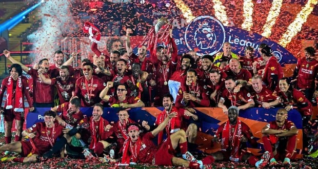 Harminc év után emelhette magasba a bajnoki trófeát a Liverpool
