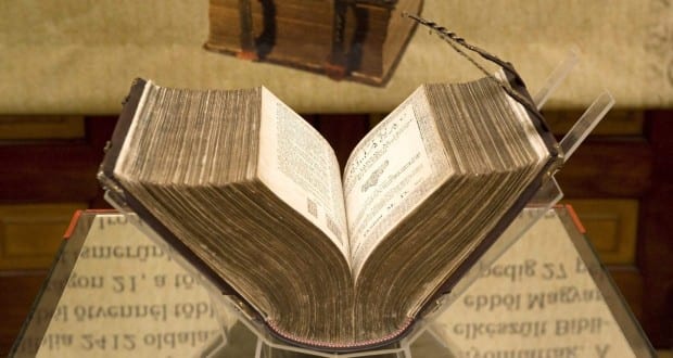 Négyszázharminc éve fejezték be a vizsolyi biblia első példányának nyomtatását