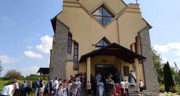 Templombúcsúval és koszorúzással emlékeztek Tiszacsomán Szent István királyra