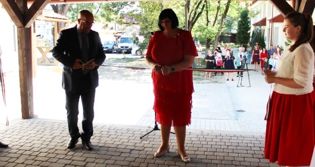 Передали оновлену школу ім. Яноша Бойо у Солотвині