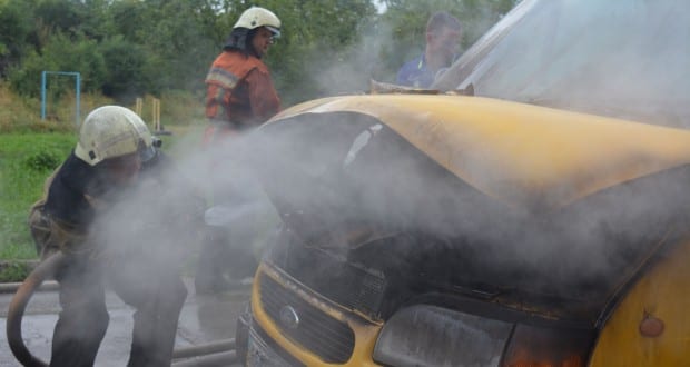 Járművek égtek Munkácson és Ungváron