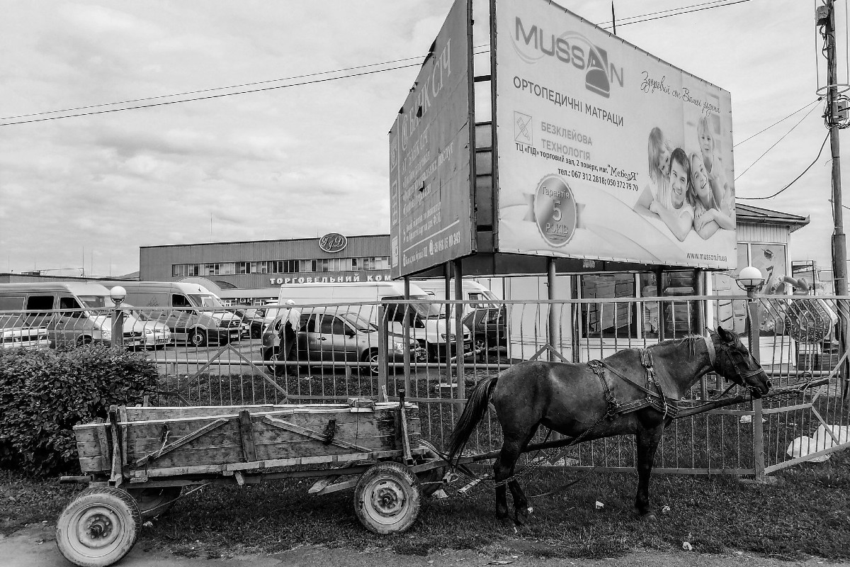 A munkácsi piacnál. Fülöp László fotója.