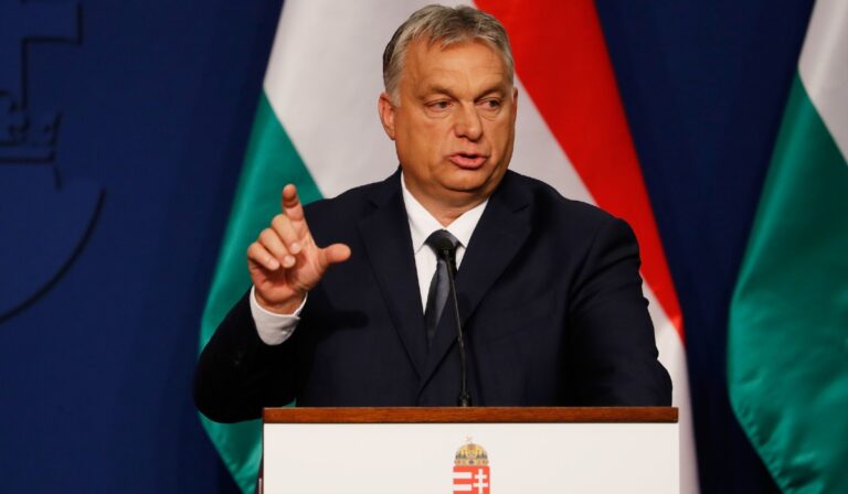 Orbán: nem hagyhatjuk, hogy mások mondják meg, hogyan éljünk