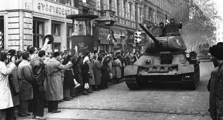 1956 történetét bemutató röplapokból készült adatbázis