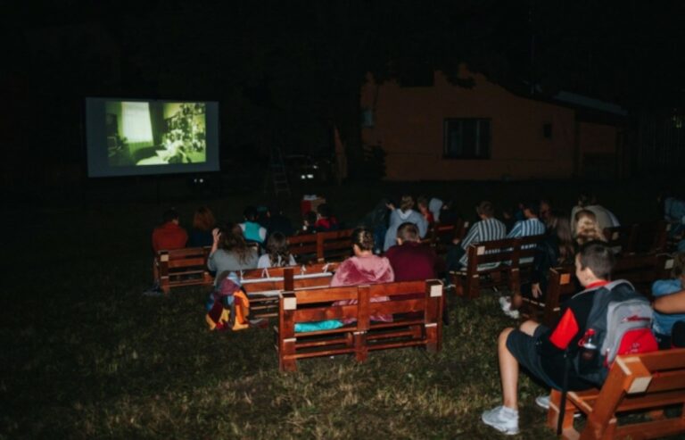 Kárpátalja ma: mozi a kastélyban