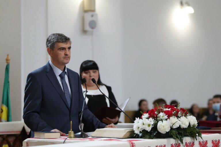Magyar Érdemrend tisztikeresztjével tüntették ki Csernicskó Istvánt