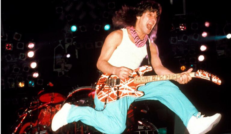 Elhunyt Eddie Van Halen legendás rockgitáros