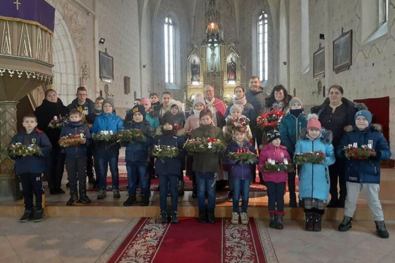 Adventi készülődés a hittanosokkal