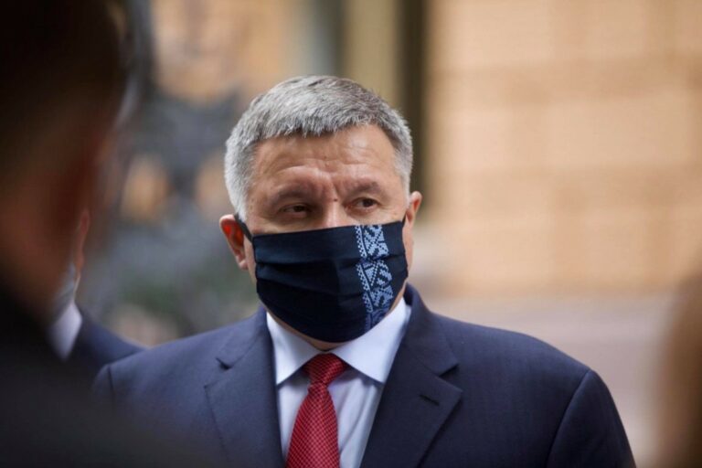 Avakov a beregszászi provokációra: megvédjük a „magyar származású ukránokat”
