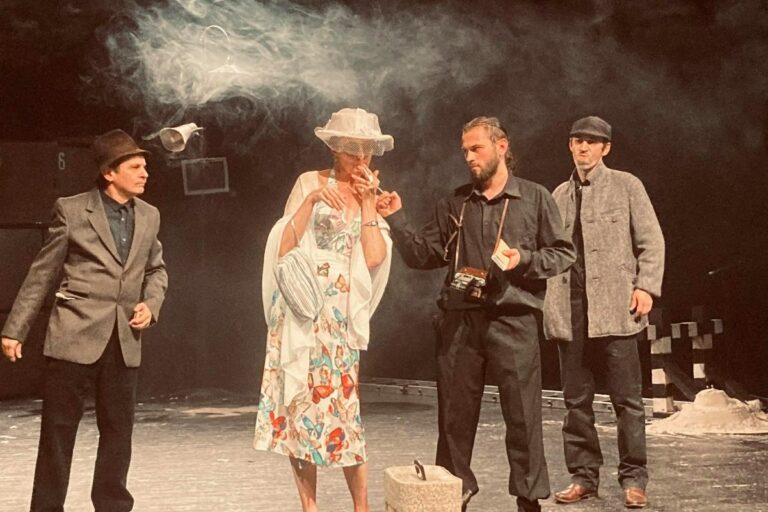 Ez a gyerek –  meghökkentő utazás a beregszászi színházban