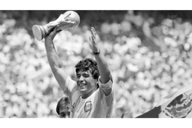 Elhunyt az argentinok legendája, Diego Maradona