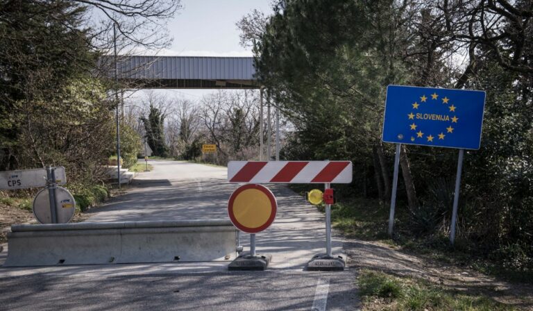 Szlovéniában leállt a közösségi közlekedés, bezártak az üzletek