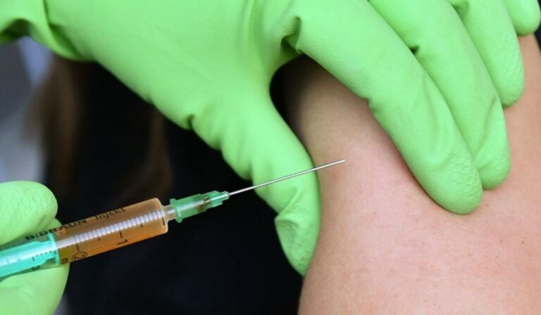 Egymillió embert már beoltottak Magyarországon