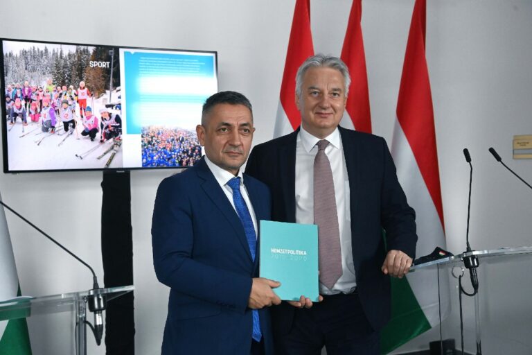 Semjén: tíz éve a semmiből kellett újraépíteni a nemzetpolitikát