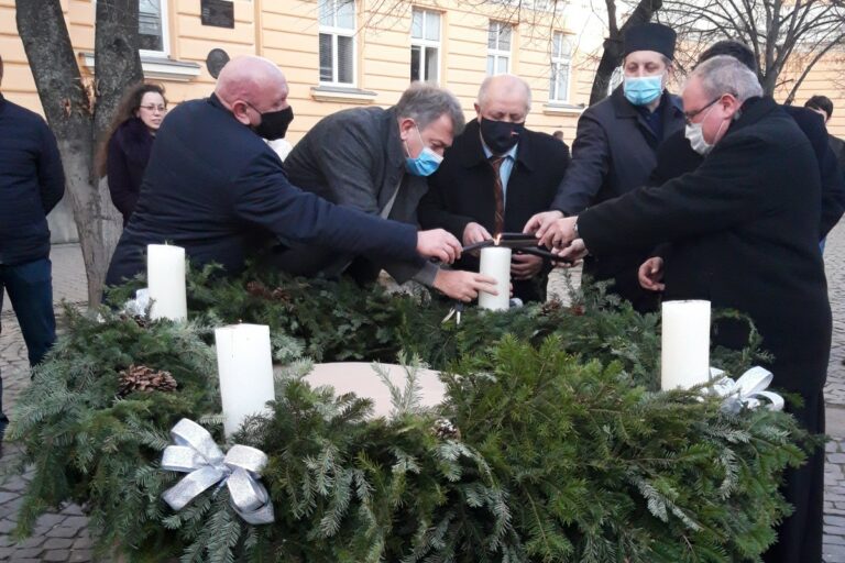 Fellobbant a remény lángja Beregszászban