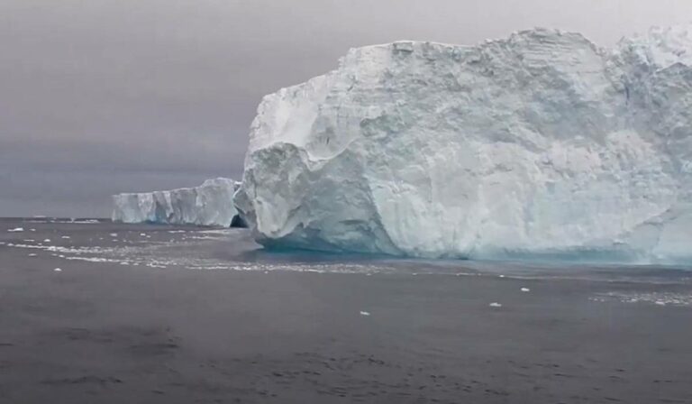 Gyorsult a jégolvadás