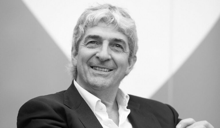 Elhunyt Paolo Rossi, az olasz futball-legenda