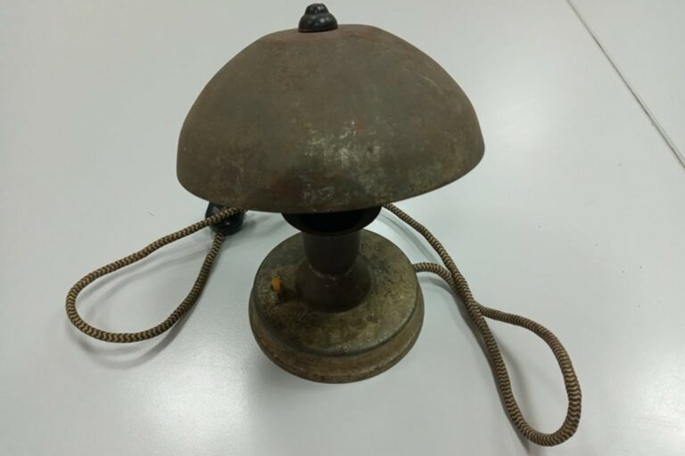 Régi tárgyak: asztali lámpa