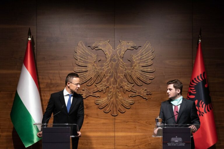 Szijjártó: az EBESZ-megfigyelők már a helyszínen tájékozódnak az Ukrajnában történtekről