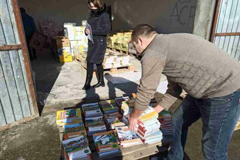 Tankönyvek a kárpátaljai magyar iskolák részére