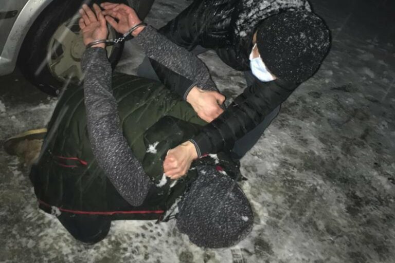 Kábítószer-kereskedőt fogtak el a Rahói járásban