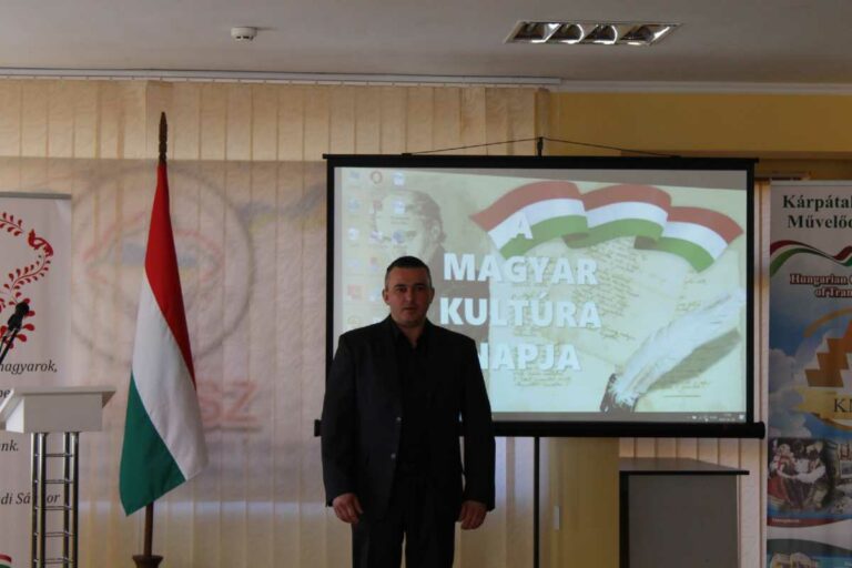 Koszorúzás és Beregszászi Értelmiségi Fórum a magyar kultúra napja alkalmából