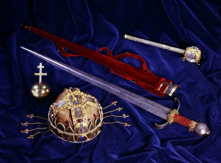 Szent Korona – amikor újra hazatért a korábban elásott nemzeti ereklyénk