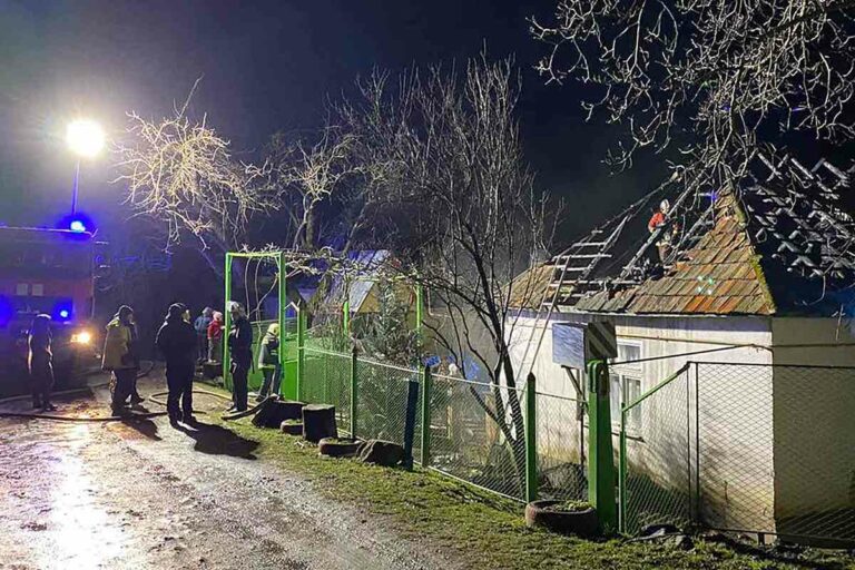 Tűz ütött ki egy házban Szajkófalván