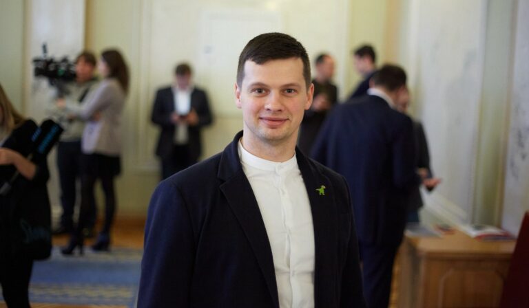 Betiltanák a külföldi államok szimbólumainak használatát Ukrajnában