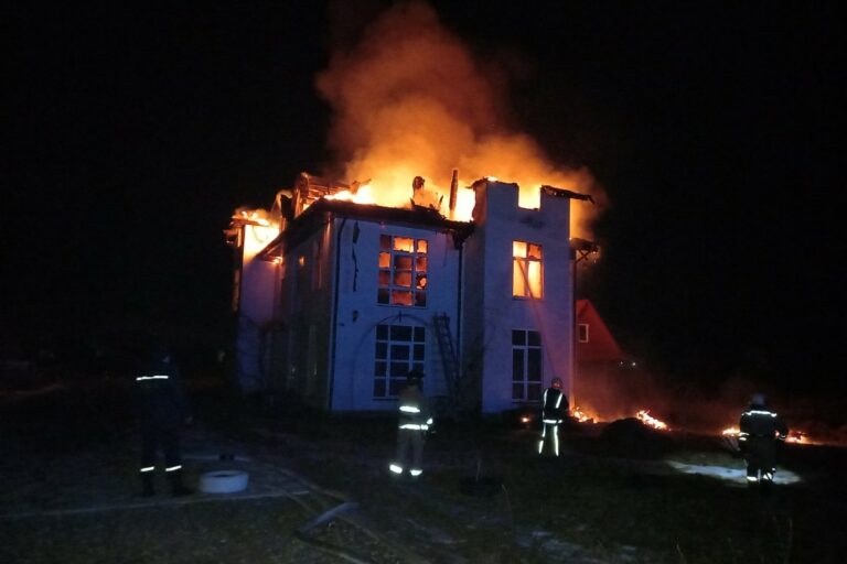 Kigyulladt egy vendégház Zápszonyban
