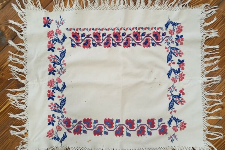 Régi tárgyak: a komakendő