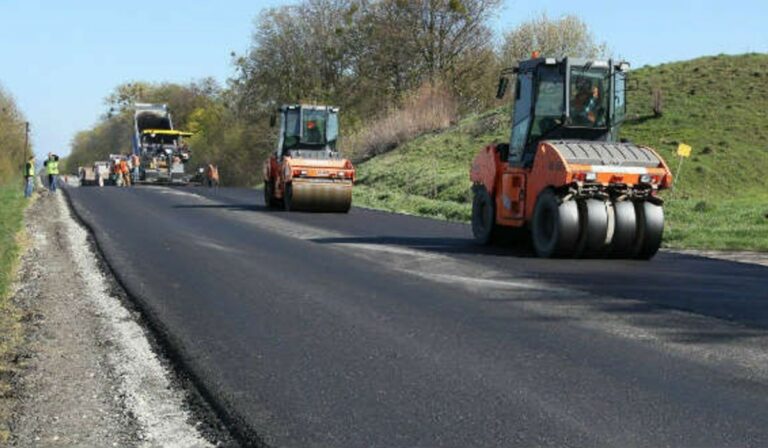 Jól haladnak az útjavítási munkálatok Kárpátalján
