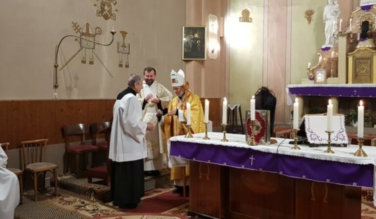 Pro Ecclesia Emlékérem és Szent Márton Palástja-díj átadása Huszton