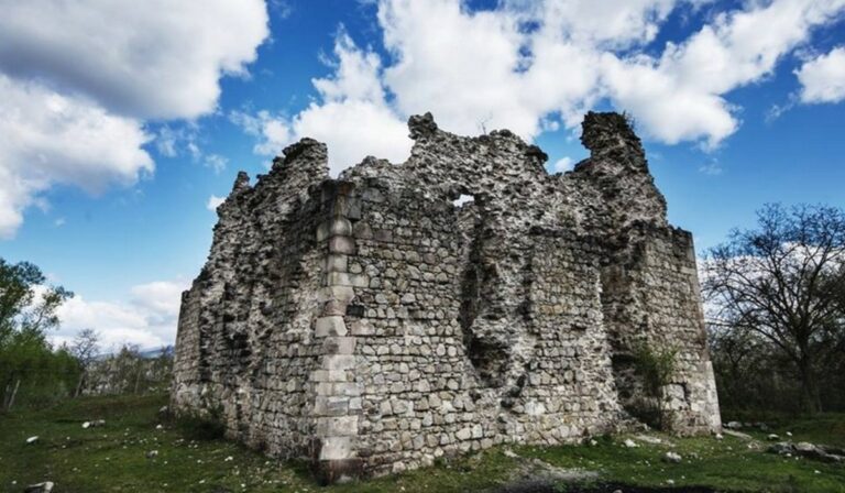 Négy kárpátaljai várnak lett gazdája