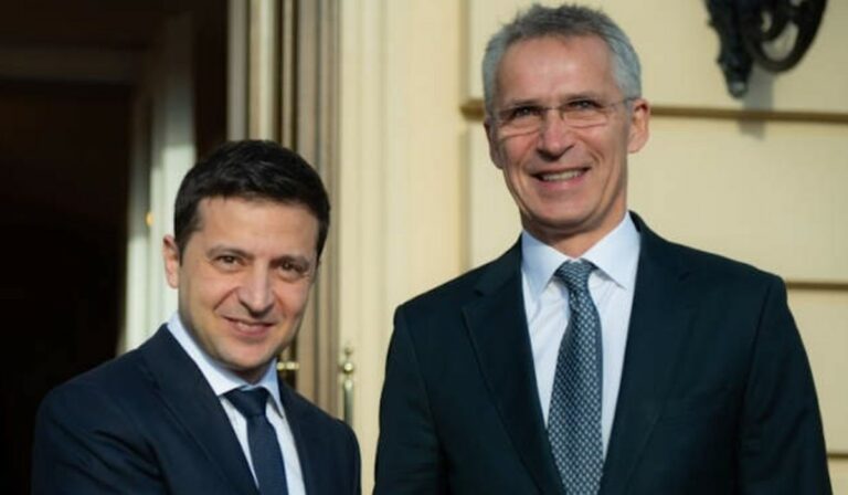 Telefonon tárgyalt Zelenszkij és Stoltenberg