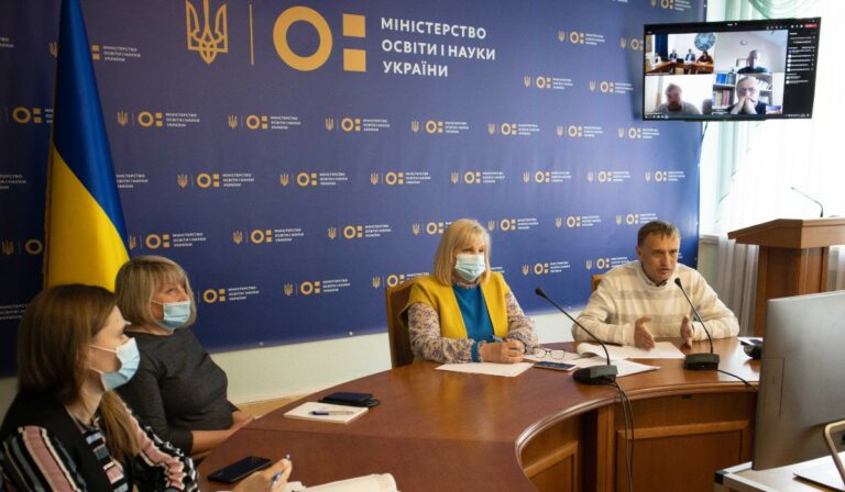 Az anyanyelvi oktatásról egyeztettek a magyar kisebbség vezetői az ukrán oktatási minisztériummal