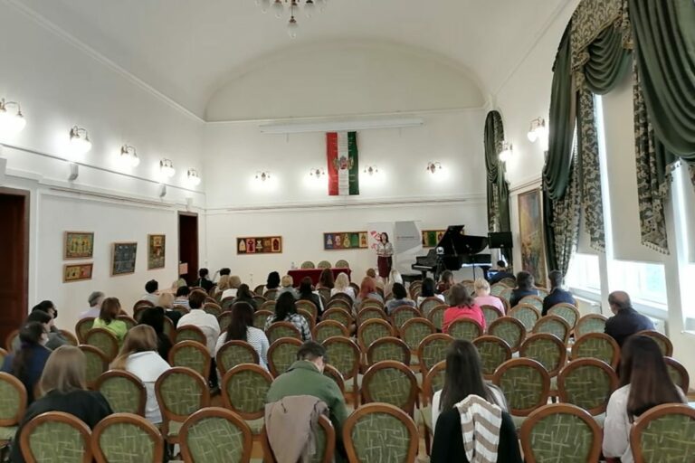 Zongora mesterkurzust szerveztek Beregszászban