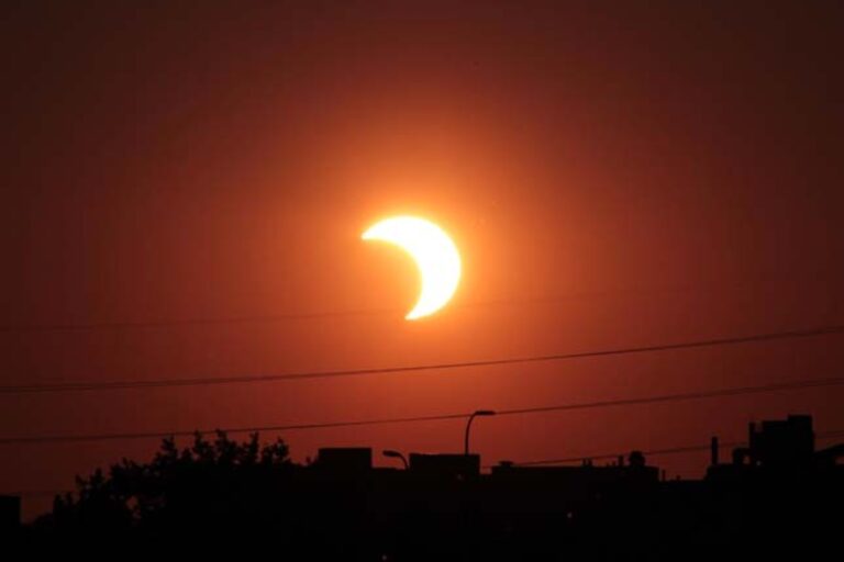 Április 8-án teljes napfogyatkozás várható