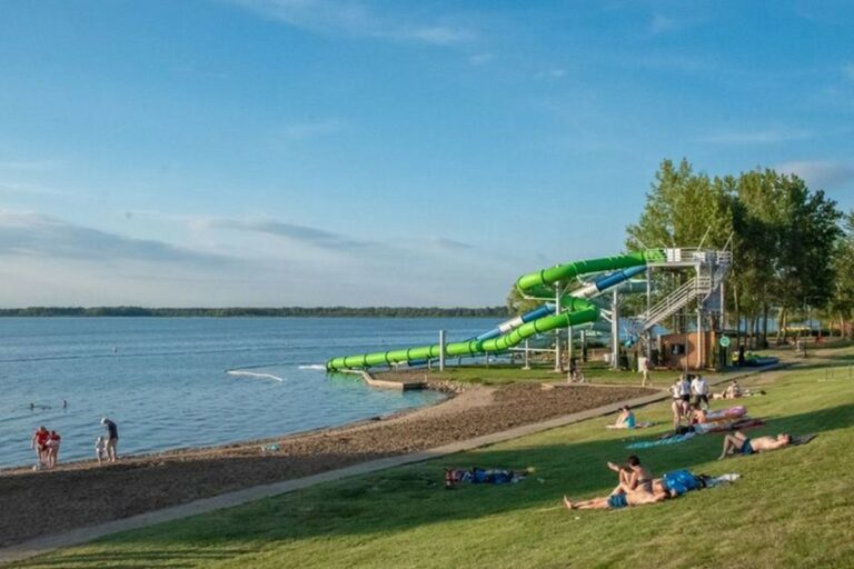 Fontos veszélyre figyelmeztetik a mentők a strandolókat