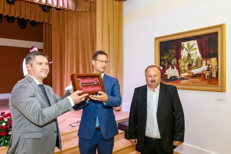 Munkácsy Mihály Magyar Ház megnyitója Munkácson