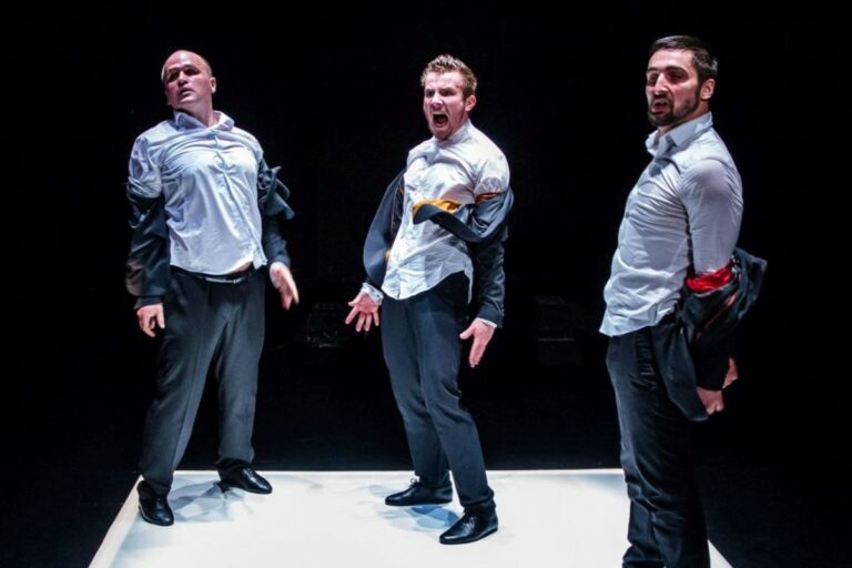 Két határon túli előadás a Maladype Crossroads/Keresztutak sorozatában