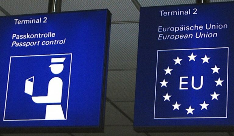 Az EU bővítette a járványügyi szempontból biztonságosnak ítélt országok listáját
