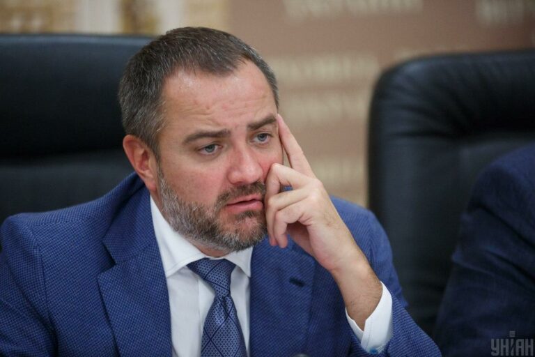 Hivatalos szlogen lett a „Dicsőség Ukrajnának! Dicsőség a hősöknek!”