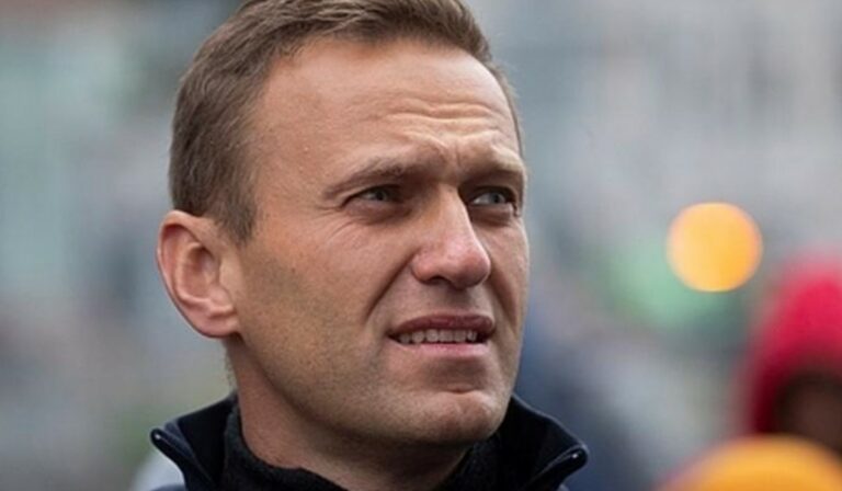 Alekszej Navalnij kapta idén a Szabadság Lovagja díjat