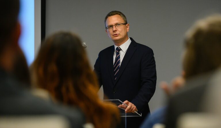 Rétvári: minden magyar számít!