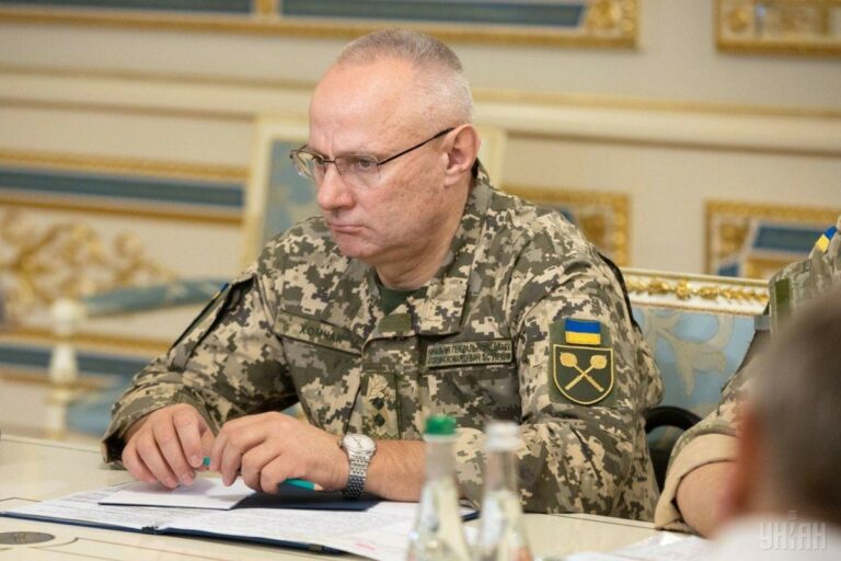 Az ukrán elnök leváltotta a fegyveres erők főparancsnokát