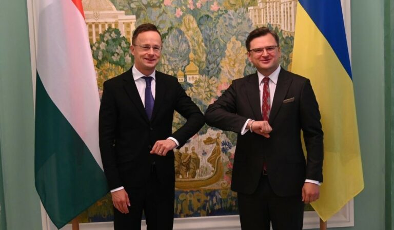 Ukrajnába látogat Szijjártó Péter