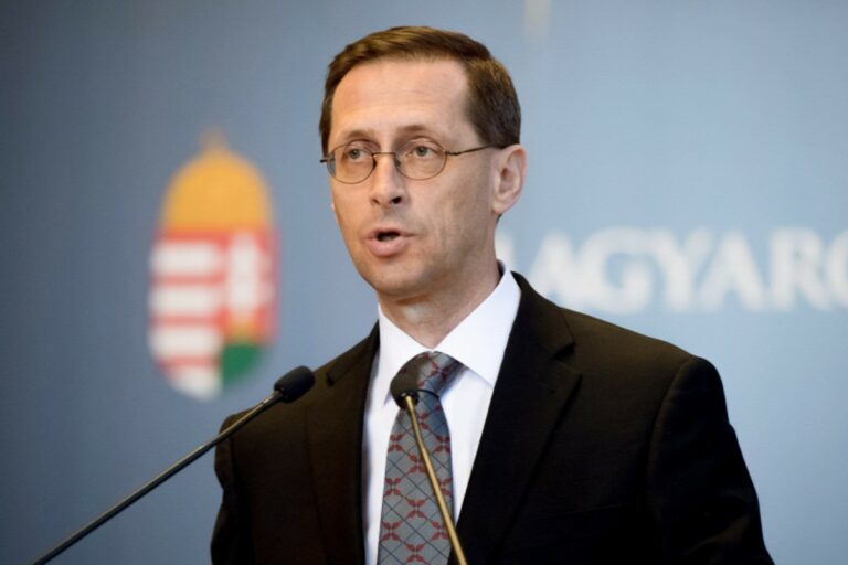 Varga Mihály: a hitélet és a nemzeti összetartozás támogatása fontos feladat