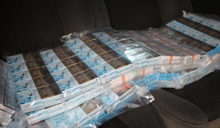 Cigarettacsempészt fogtak az asztélyi határátkelőhelyen